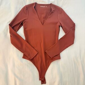 Abercrombie & Fitch Rust Long Sleeve V-Neck Bodysuit - S